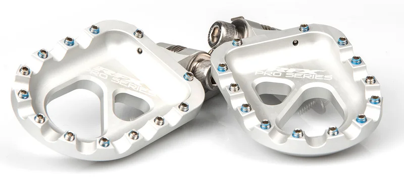 Estriberas RFX Pro Series Trials aluminio CNC - plata