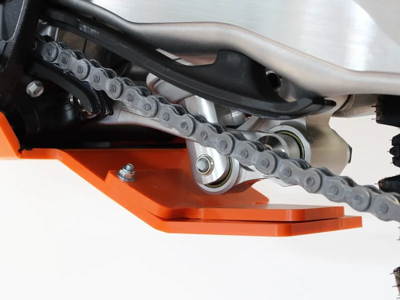 Cubrecárter AXP Xtrem con protección de bieleta - PEAD 8 mm