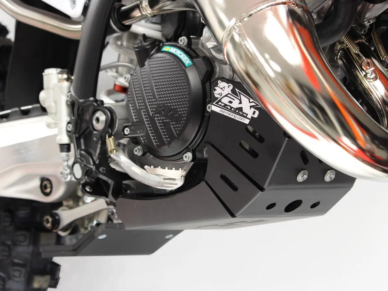 Cubrecárter AXP Xtrem con protección de bieleta - PEAD 8 mm