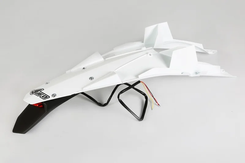 Guardabarros trasero con piloto LED UFO Husqvarna blanco HU03344-041