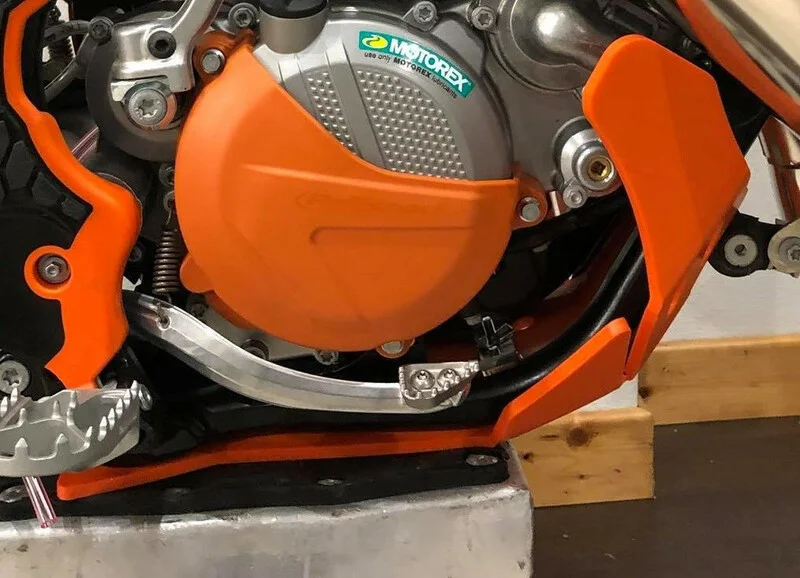 Cubrecárter AXP Enduro KTM naranja AX1451