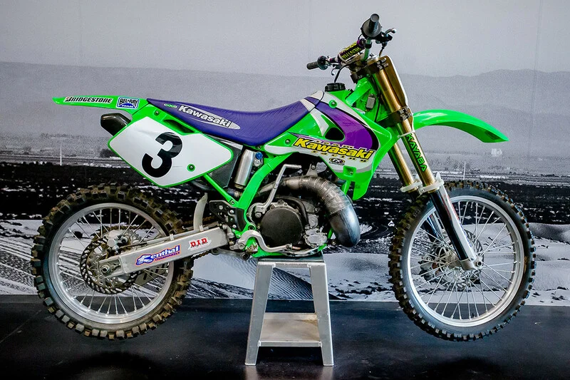 Kit de Plástica UFO y Kit de adhesivos EMIG Team USA Replica Kawasaki KX125/250