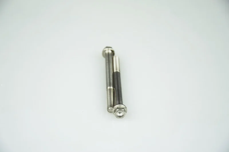 Kit de tornillos para el motor SCAR Titanio - pack de 2