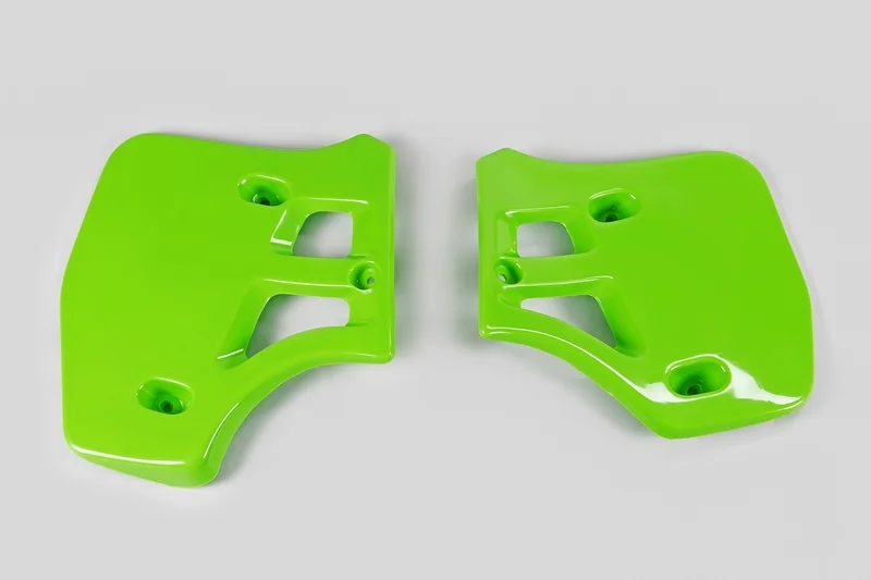 Plásticos laterales de radiador UFO Kawasaki verde KA02712-026