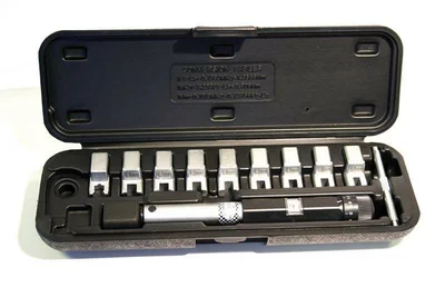 Llave dinamométrica para radios, 8 puntas de 5´1 a 6´9mm, 1 punta con 6 caras BUZZETTI