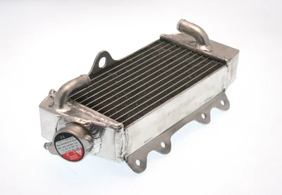 Radiador de aluminio soldado sobredimensionado derecho
